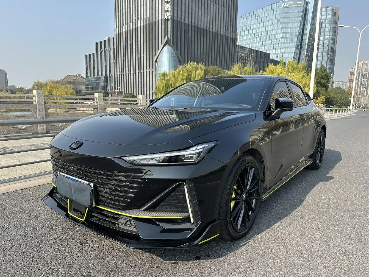 2022 ChangAn UNI-V 1.5T 188HP L4 7DCT