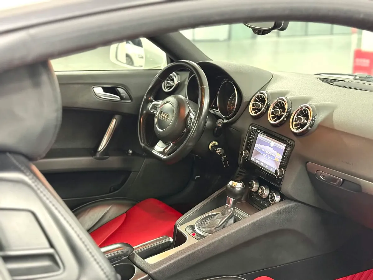 2013 Audi TTS 2.0T 272HP L4 6DCT,autocango,china used car exporter,china ev exporter,chinese used car exporter,chinese used ev exporter