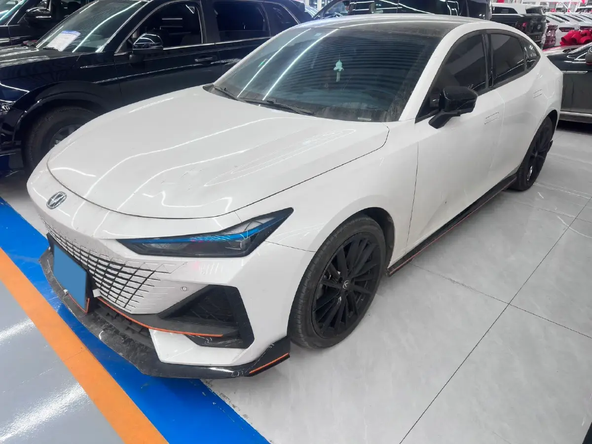 2022 ChangAn UNI-V 1.5T 188HP L4 7DCT