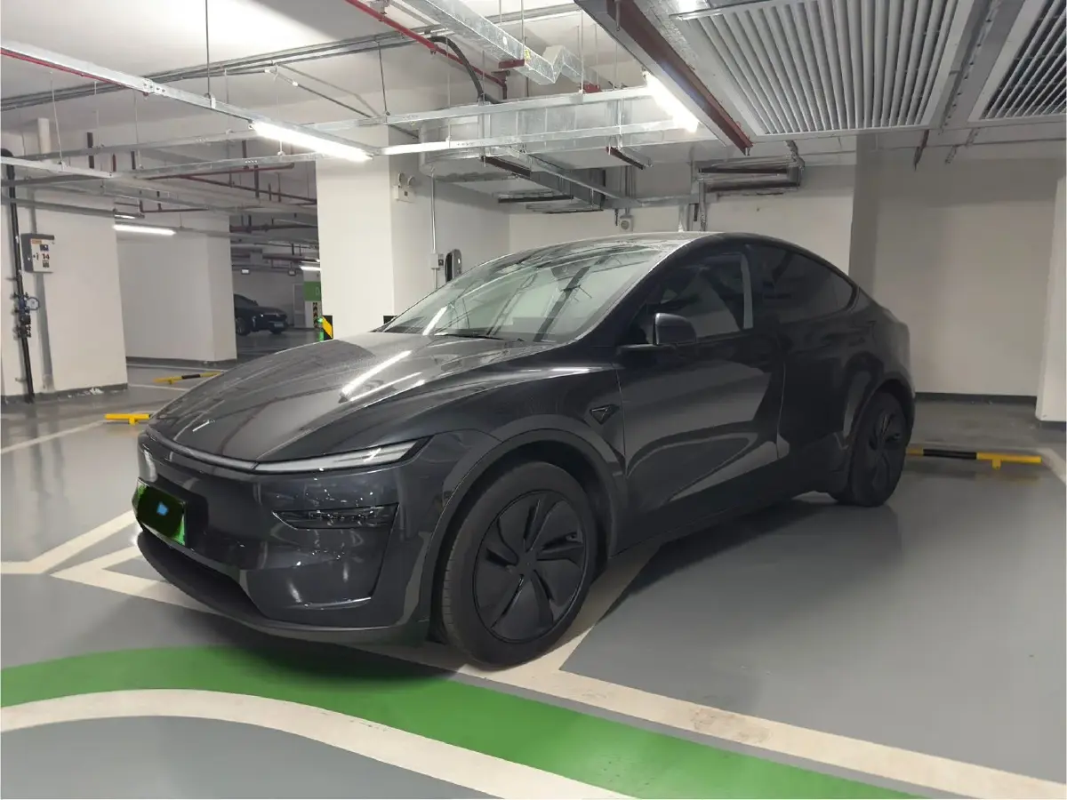 2025 Tesla Model Y BEV 62.5KWH
