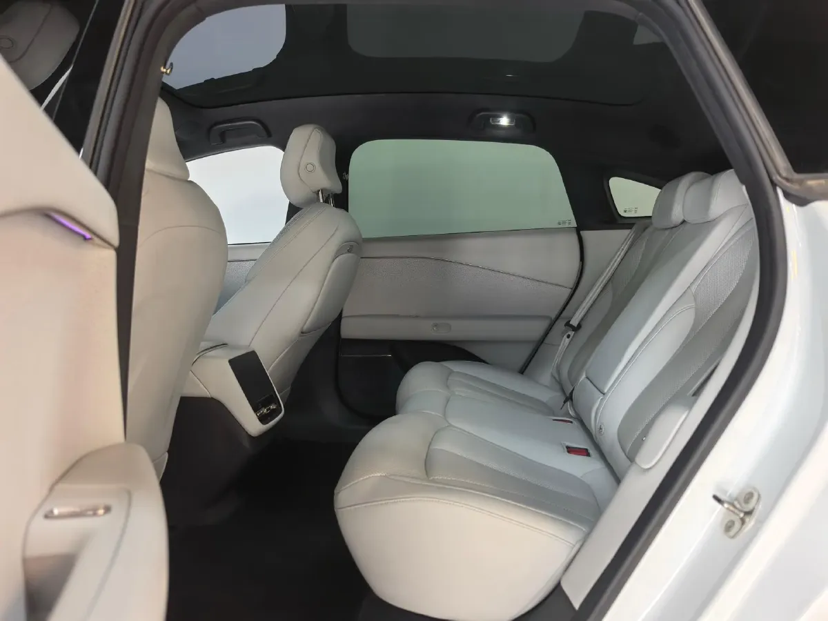 2024 Xpeng P7+ BEV 60.7KWH,autocango,china used car exporter,china ev exporter,chinese used car exporter,chinese used ev exporter