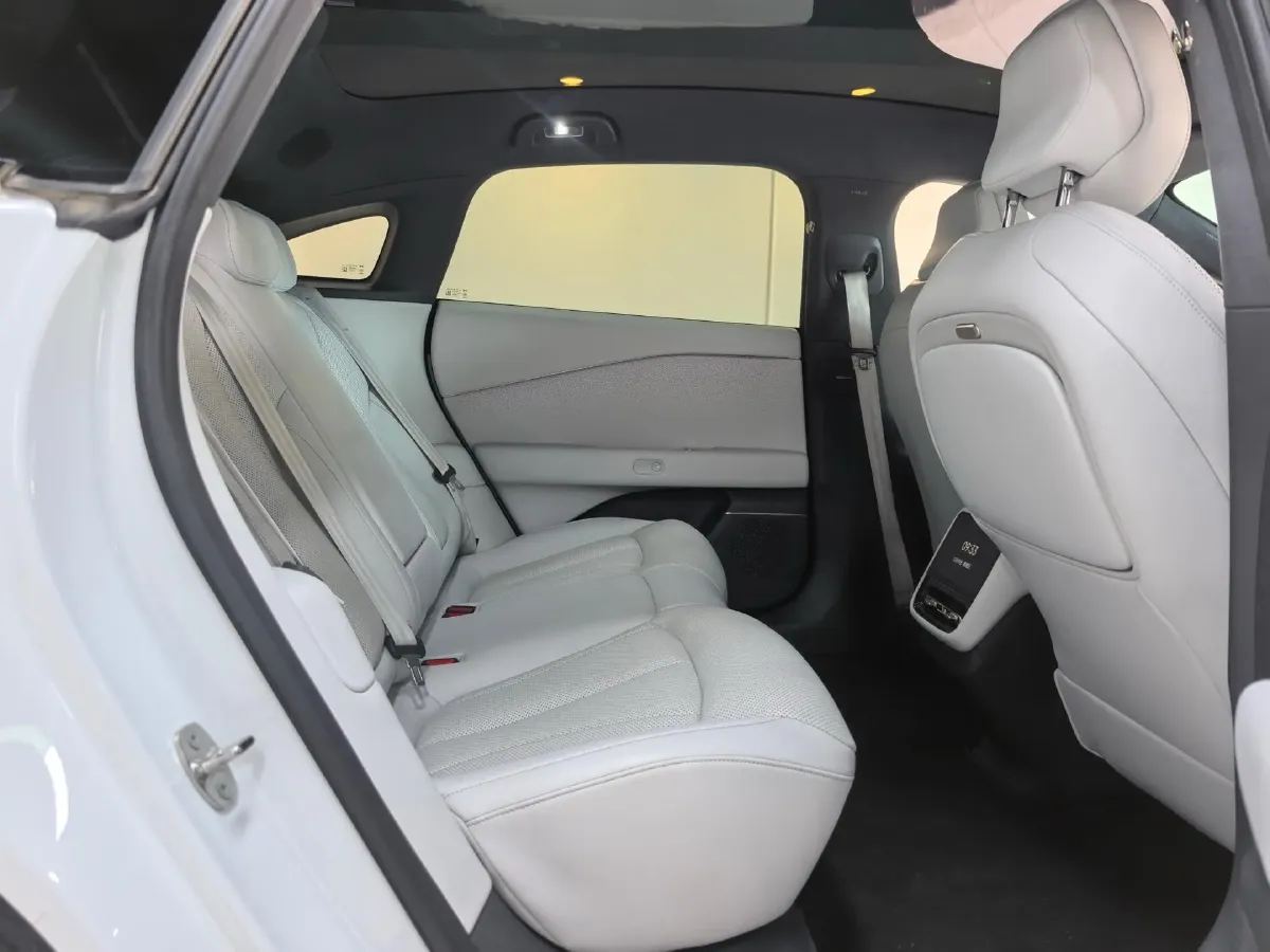 2024 Xpeng P7+ BEV 60.7KWH,autocango,china used car exporter,china ev exporter,chinese used car exporter,chinese used ev exporter