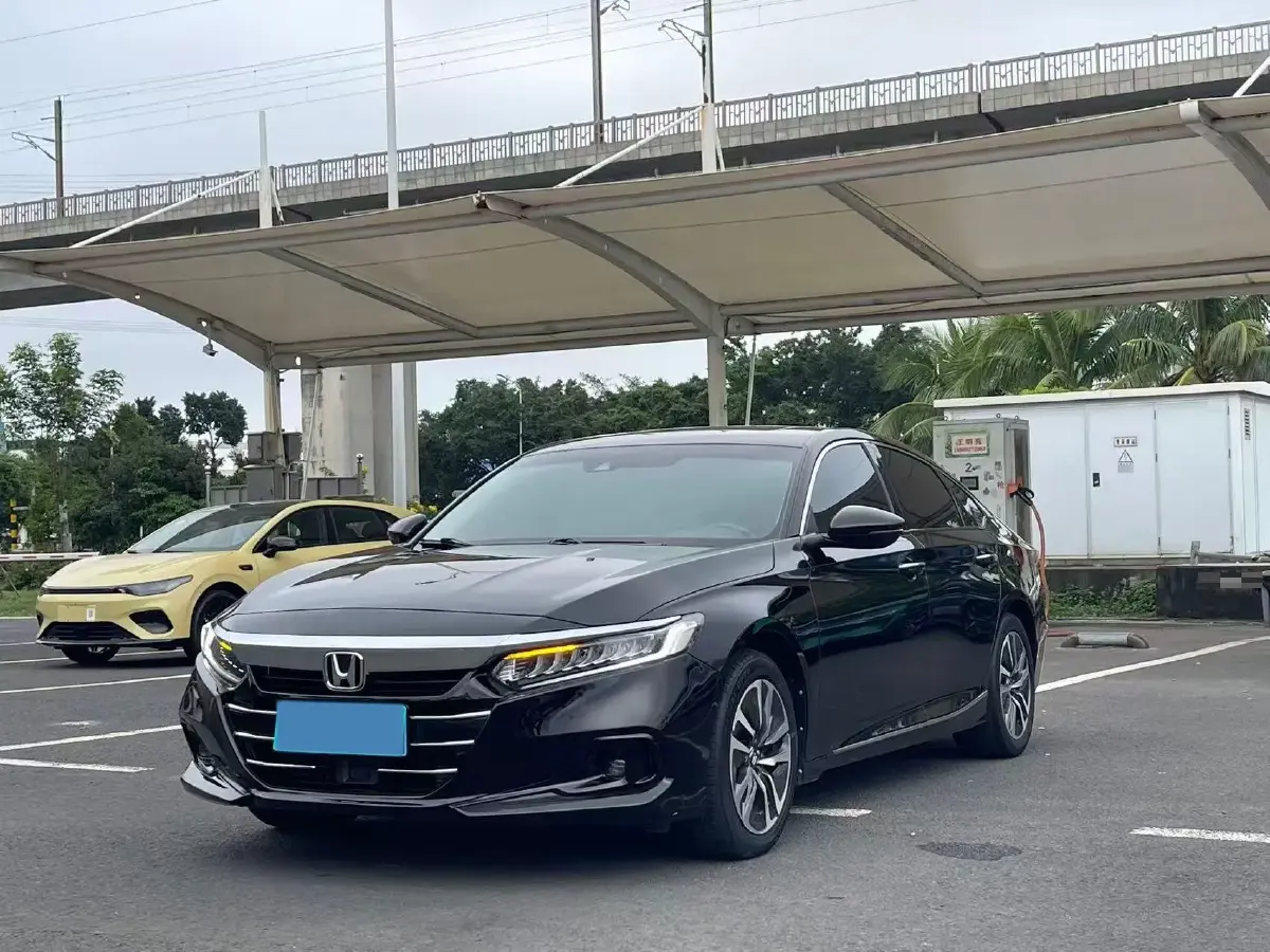 2022 Honda Accord 2.0L 146HP L4 E-CVT Hybrid
