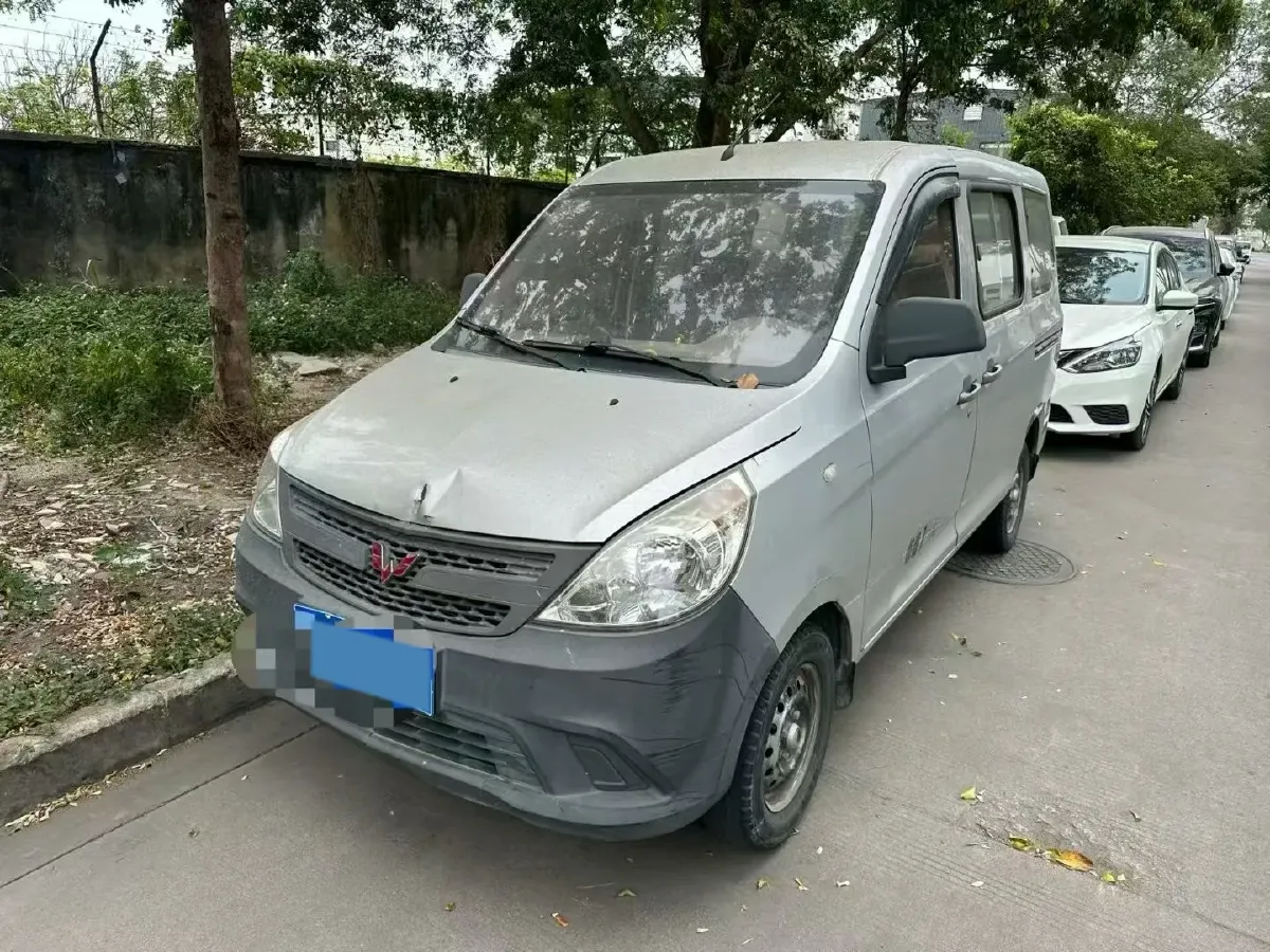 2017 WuLing ZhiGuang V 1.2L 82HP L4 5MT,autocango,china used car exporter,china ev exporter,chinese used car exporter,chinese used ev exporter