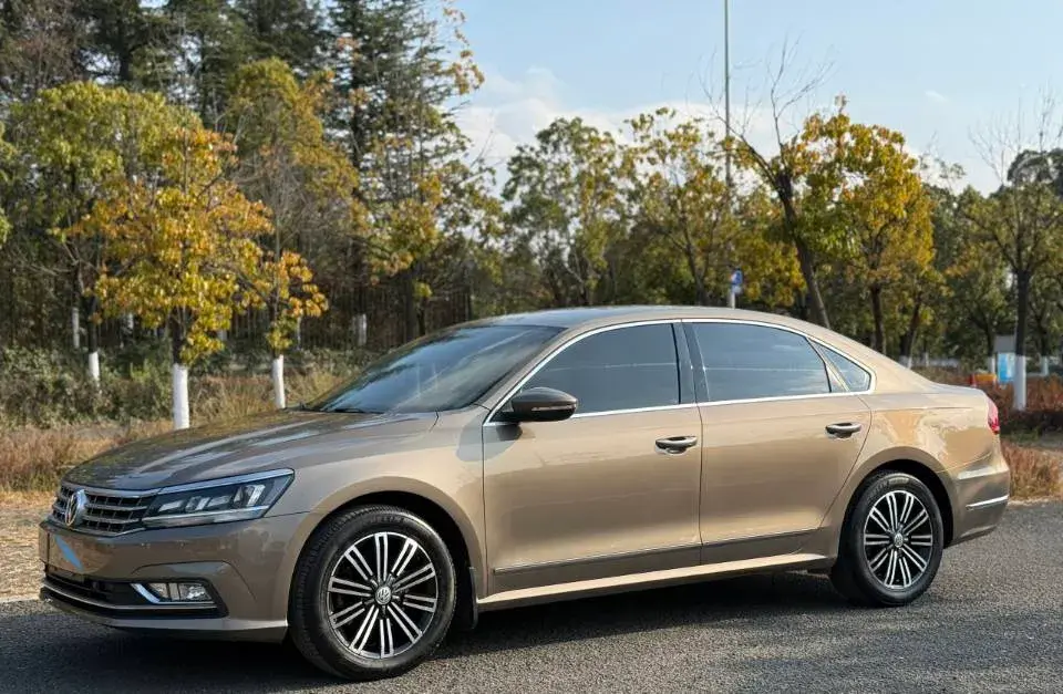 2017 Volkswagen Passat 1.8T 180HP L4 7DCT