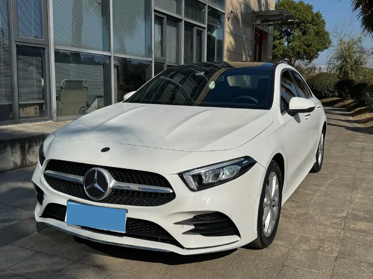 2020 Mercedes-Benz A Class 1.3T 163HP L4 7DCT