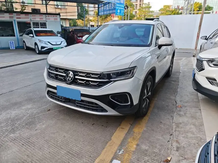 2023 Volkswagen Tayron 2.0T 186HP L4 7DCT