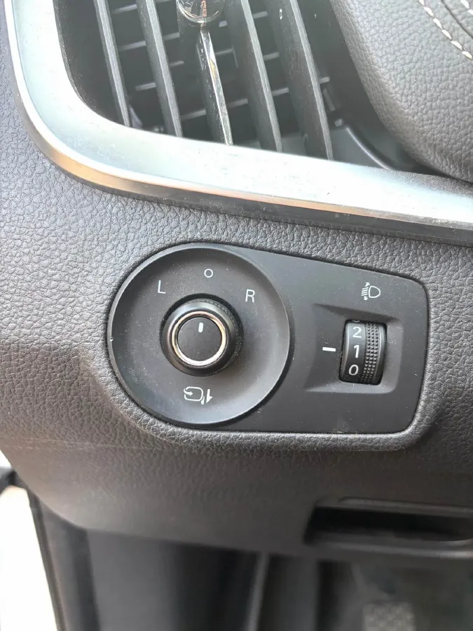 2019 Mitsubishi Eclipse Cross 1.5T 170HP L4 6MT,autocango,china used car exporter,china ev exporter,chinese used car exporter,chinese used ev exporter