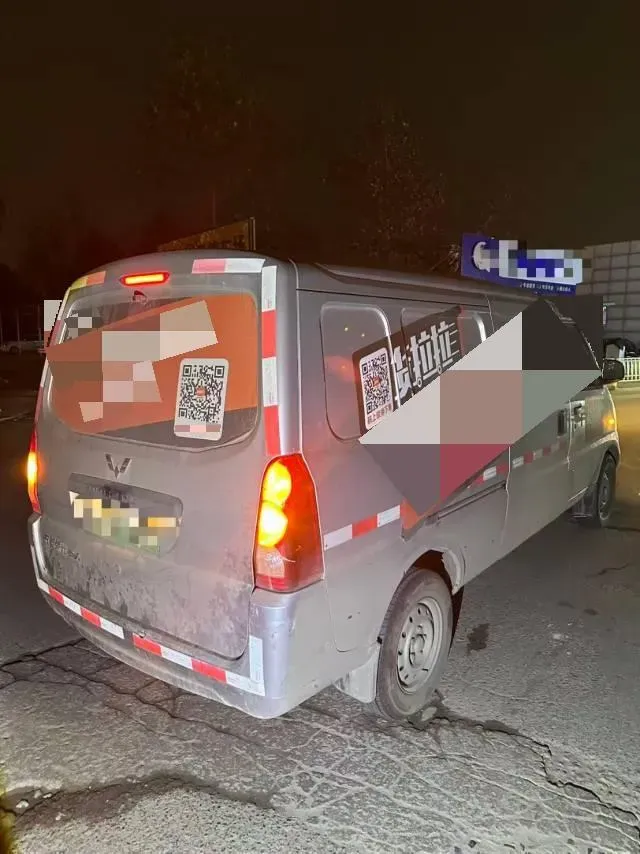 2022 WuLing RongGuang Mini Truck EV BEV 41.5KWH,autocango,china used car exporter,china ev exporter,chinese used car exporter,chinese used ev exporter