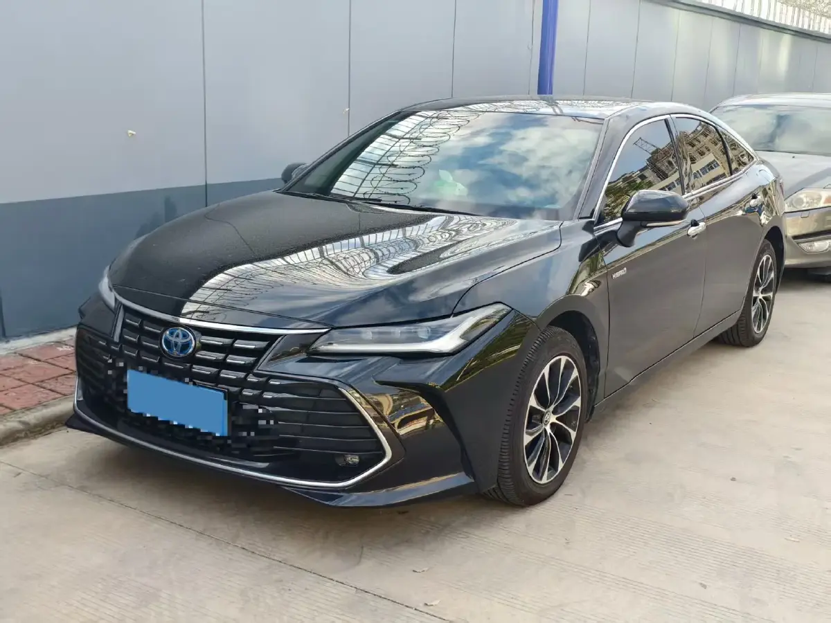 2022 Toyota Avalon 2.5L 178HP L4 E-CVT Hybrid