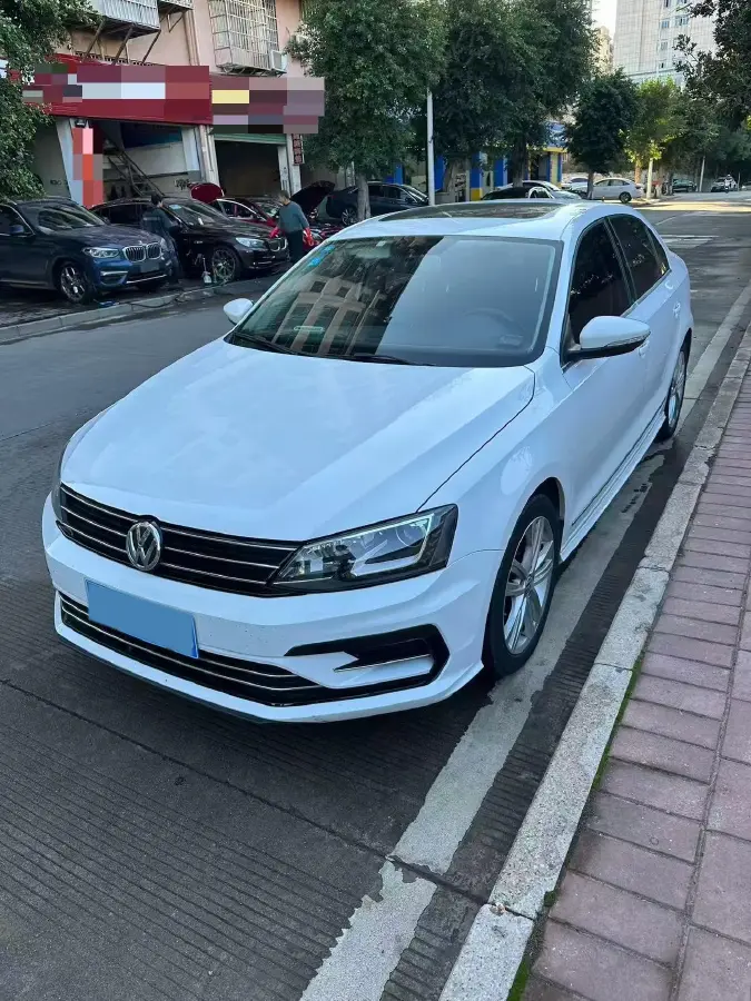 2018 Volkswagen Sagitar 1.4T 150HP L4 7DCT
