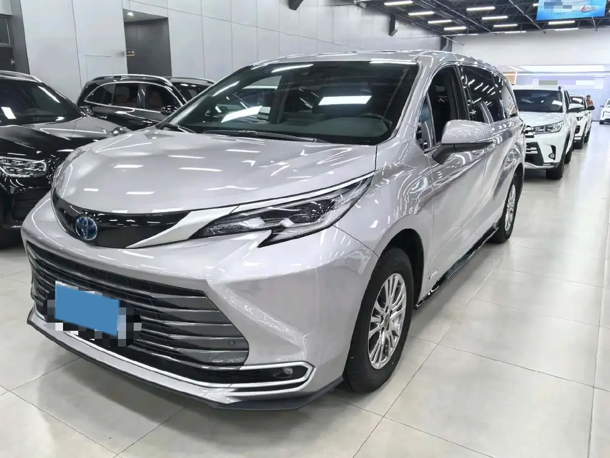 2021 Toyota Sienna 2.5L 192HP L4 E-CVT Hybrid
