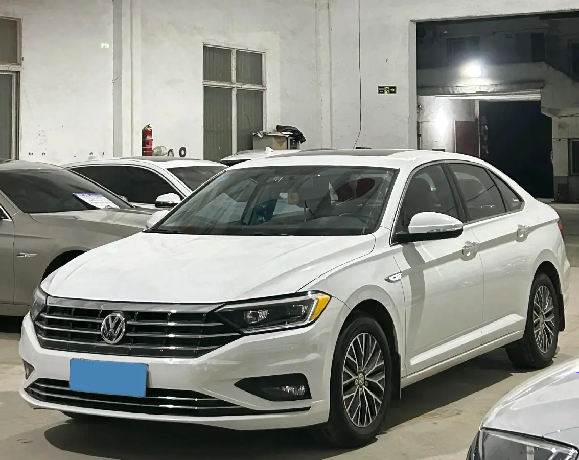 2020 Volkswagen Sagitar 1.2T 116HP L4 7DCT