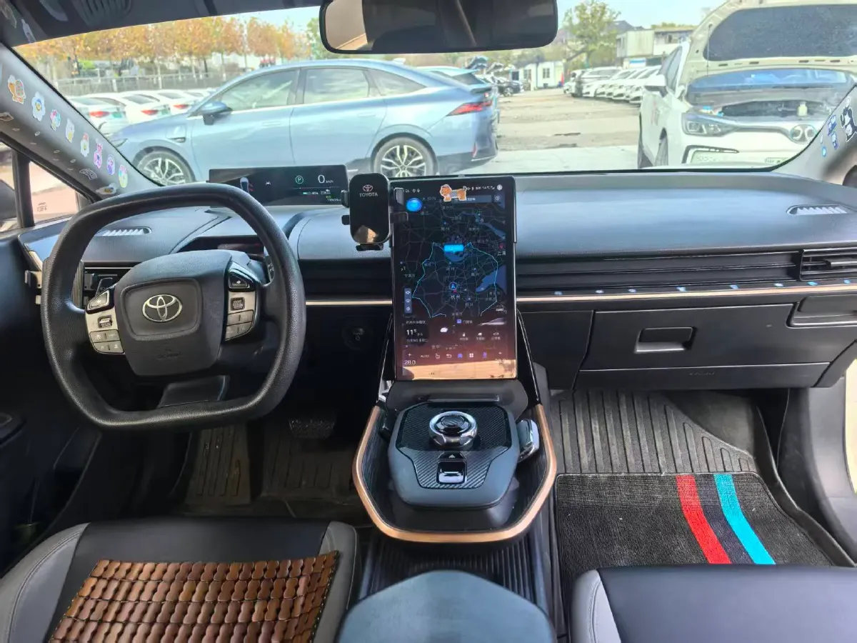 2023 Toyota bZ3 BEV 49.92KWH,autocango,china used car exporter,china ev exporter,chinese used car exporter,chinese used ev exporter