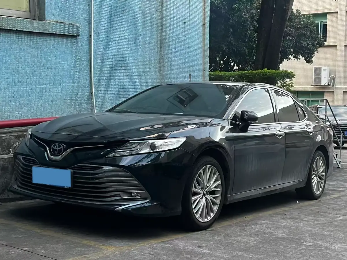 2019 Toyota Camry 2.5L 209HP L4 8AT