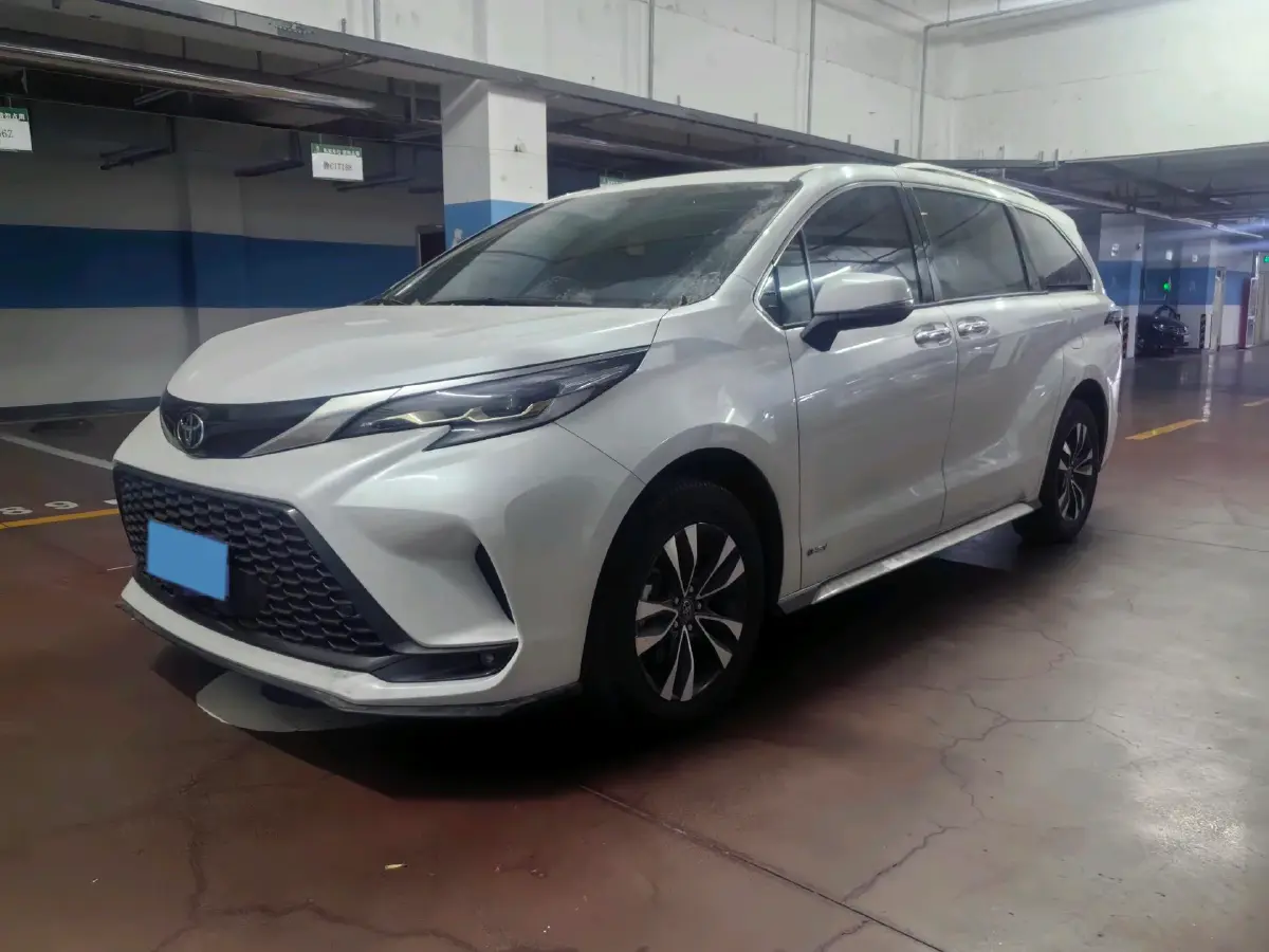 2024 Toyota Granvia 2.5L 189HP L4 E-CVT Hybrid