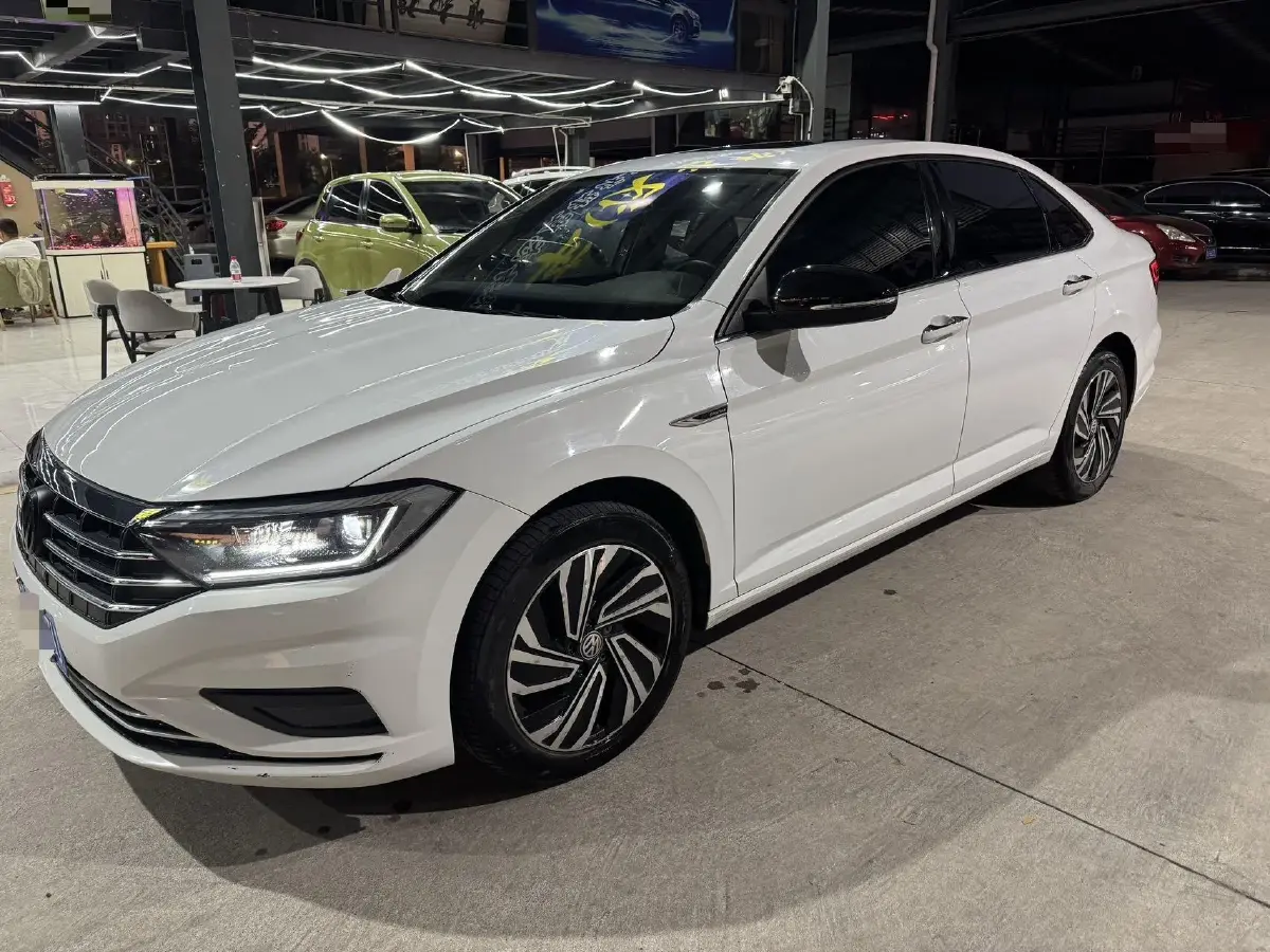 2022 Volkswagen Sagitar 1.4T 150HP L4 7DCT