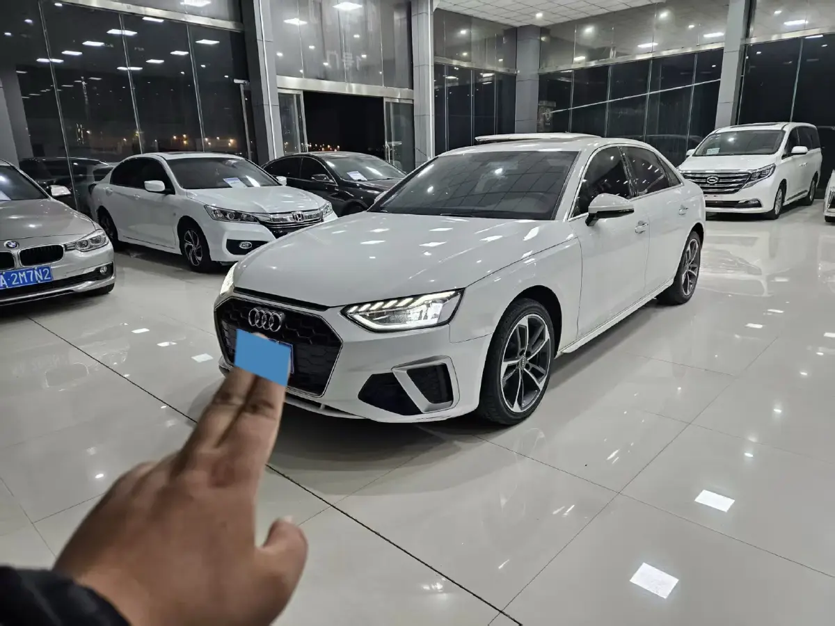 2023 Audi A4L 2.0T 190HP L4 7DCT