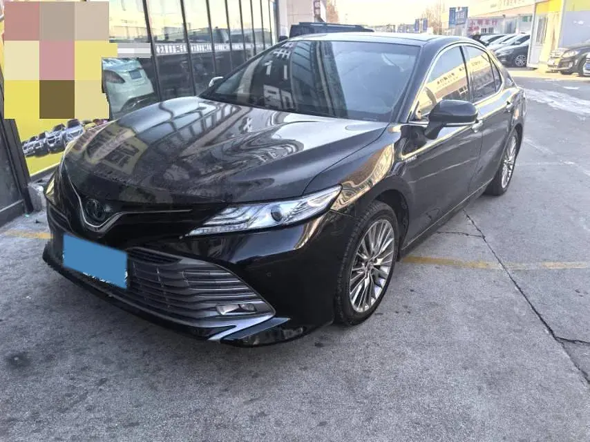 2019 Toyota Camry 2.5L 178HP L4 E-CVT Hybrid