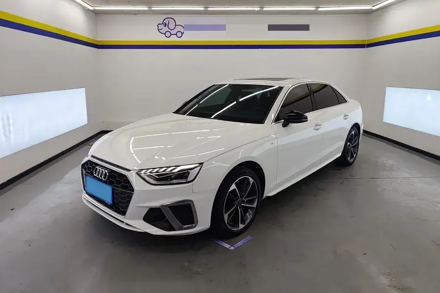 2022 Audi A4L 2.0T 190HP L4 7DCT