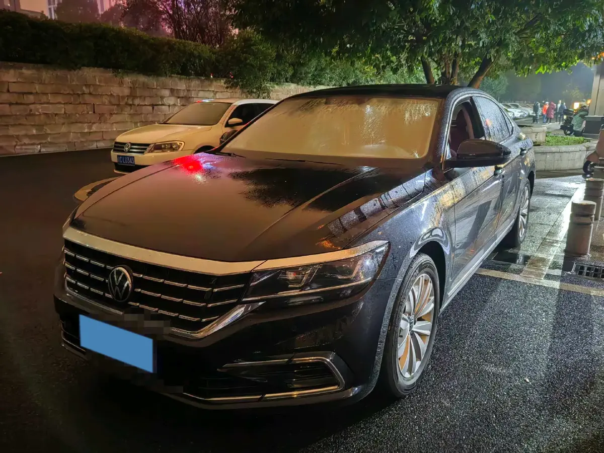 2021 Volkswagen Passat 2.0T 186HP L4 7DCT