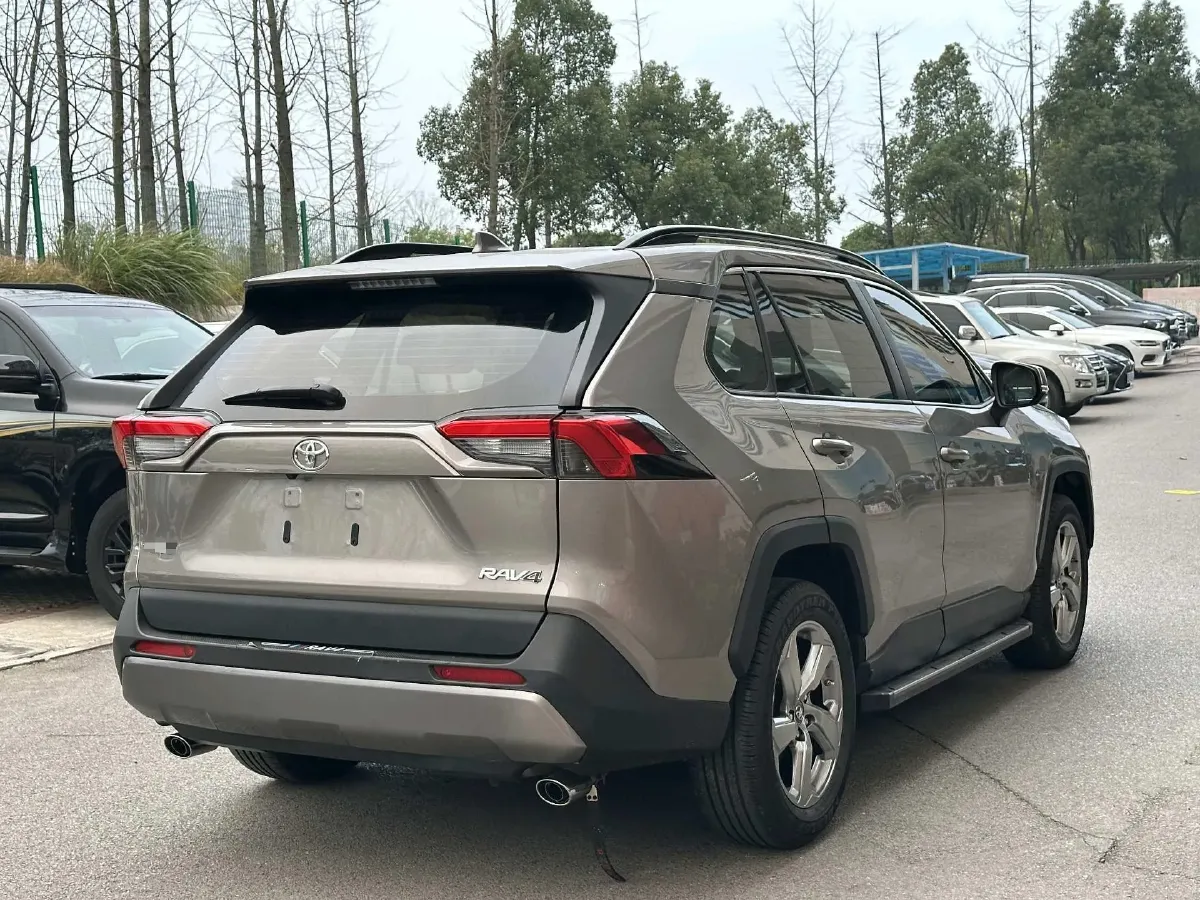 2022 Toyota RAV4 2.0L 171HP L4 CVT,autocango,china used car exporter,china ev exporter,chinese used car exporter,chinese used ev exporter
