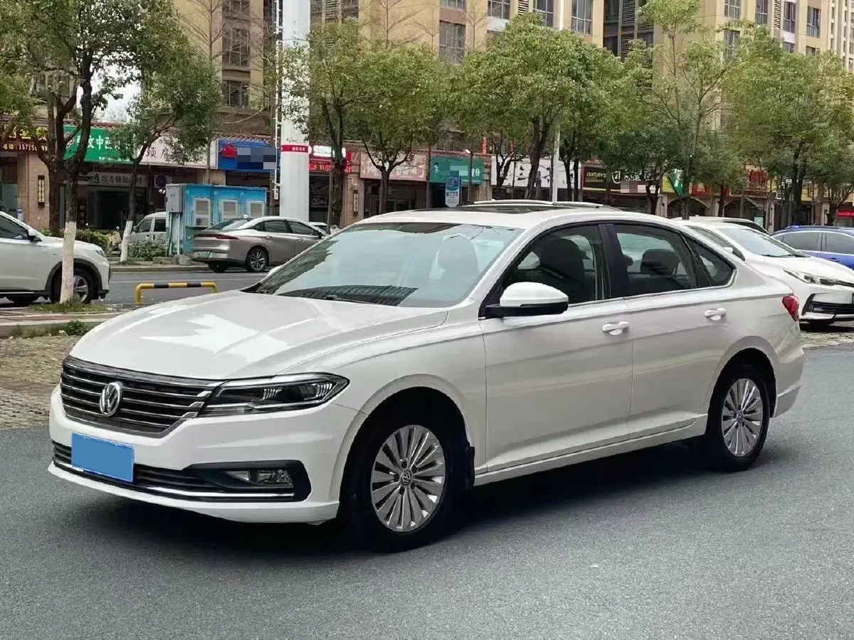 2019 Volkswagen Sagitar 1.2T 116HP L4 7DCT