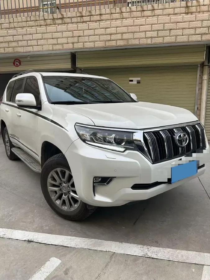 2018 Volvo XC90 2.0T 254HP L4 8AT,autocango,china used car exporter,china ev exporter,chinese used car exporter,chinese used ev exporter