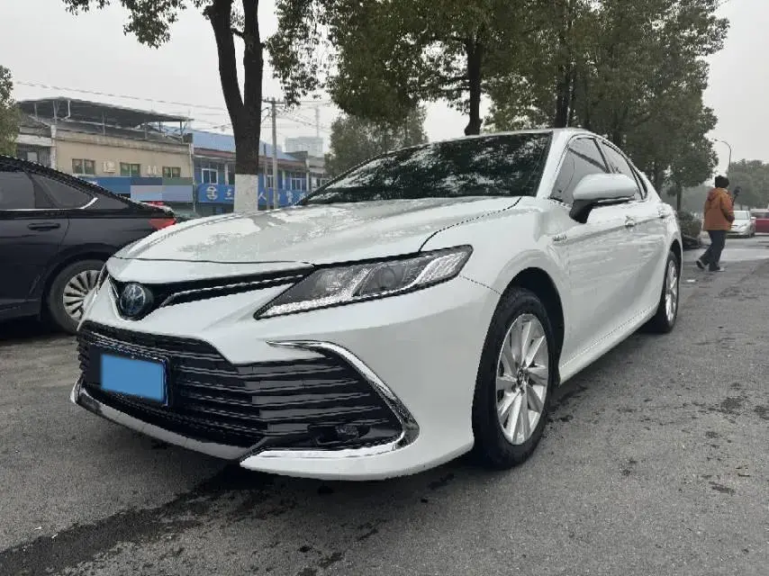 2021 Toyota Camry 2.5L 178HP L4 E-CVT Hybrid
