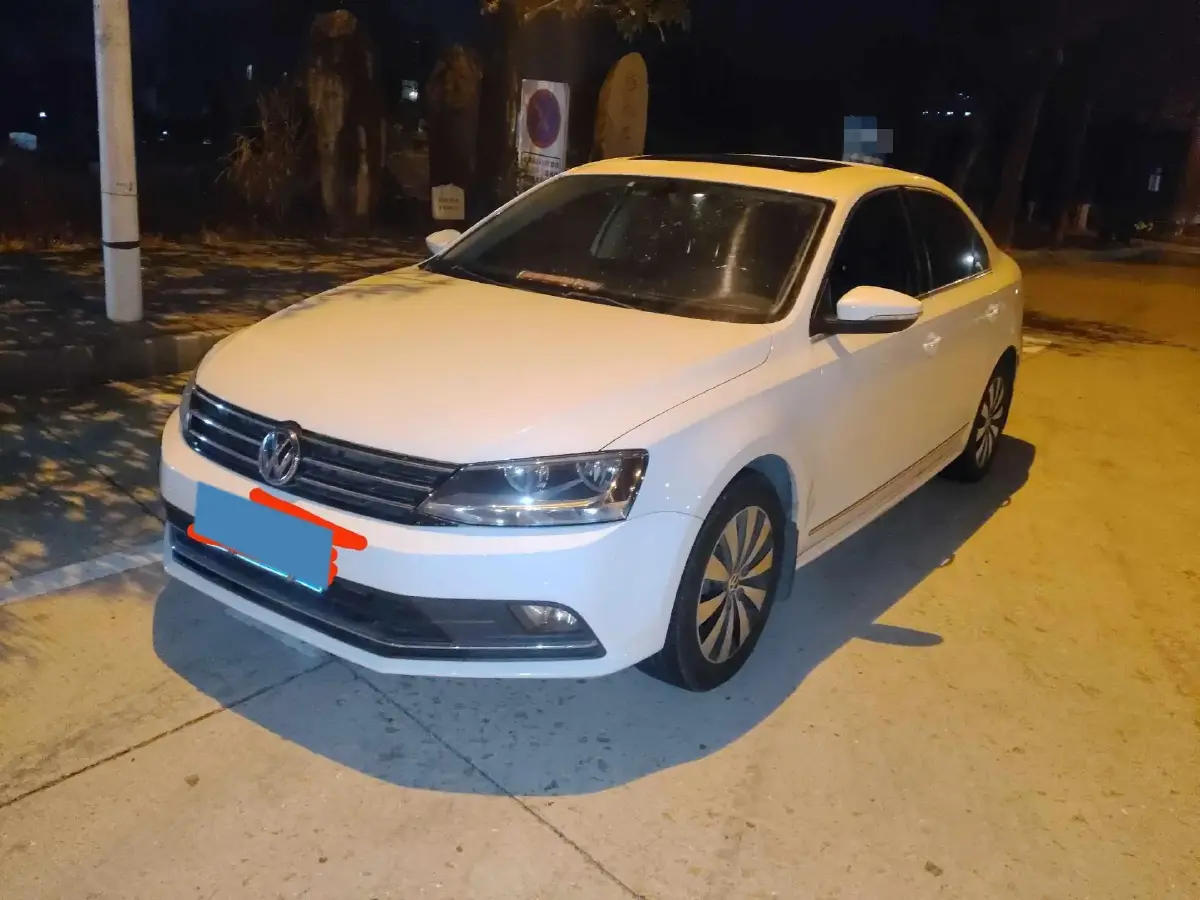 2018 Volkswagen Sagitar 1.2T 110HP L4 7DCT