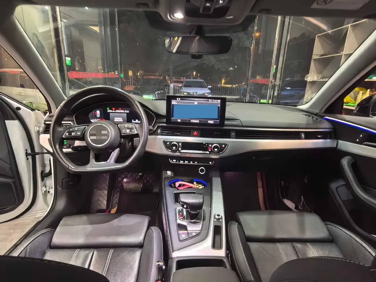 2022 Audi A4L 2.0T 190HP L4 7DCT,autocango,china used car exporter,china ev exporter,chinese used car exporter,chinese used ev exporter