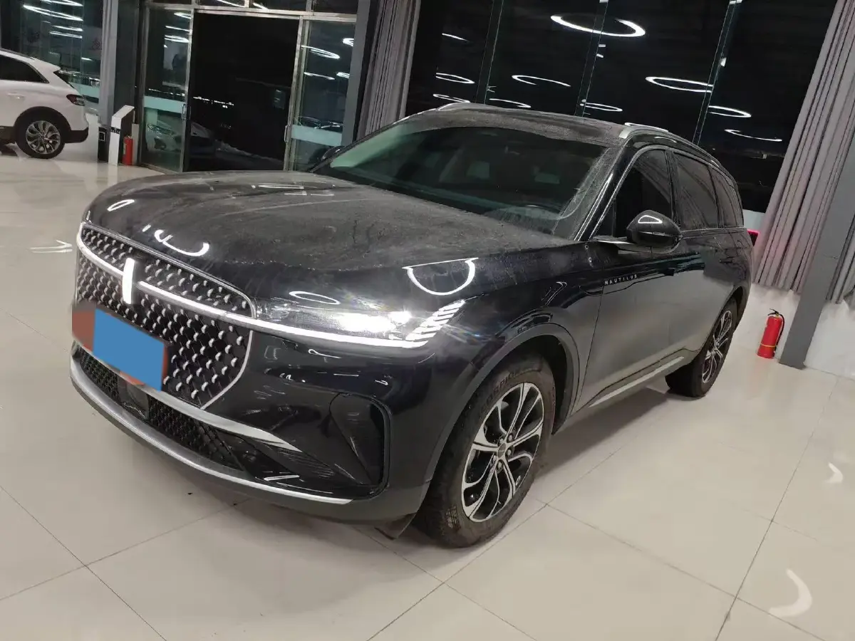 2025 Lincoln Nautilus 2.0T 261HP L4 8AT