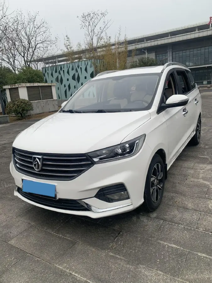 2018 BaoJun 530 1.5T 150HP L4 6MT