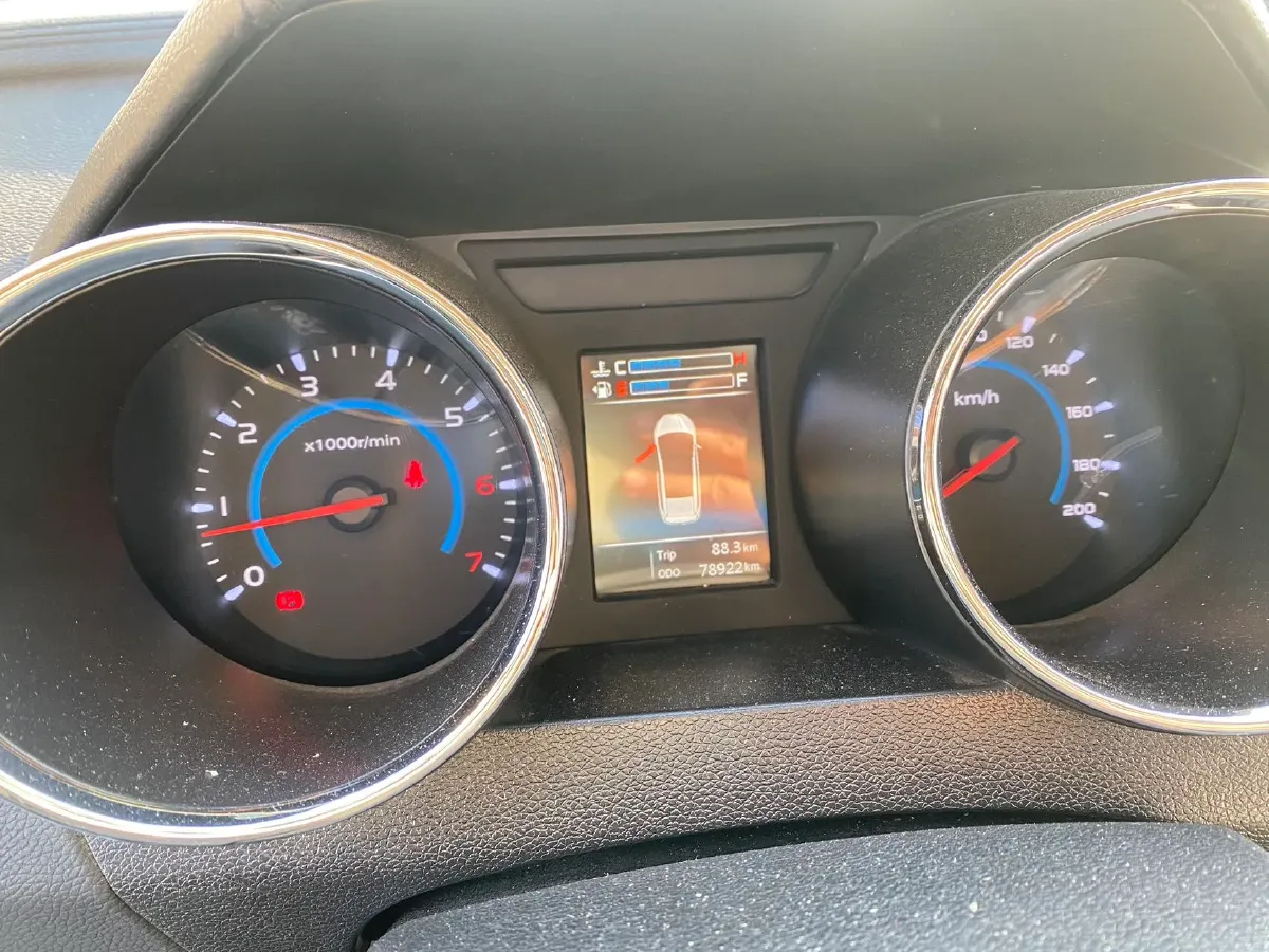 2017 LiFan XuanLang 2.0L 141HP L4 5MT,autocango,china used car exporter,china ev exporter,chinese used car exporter,chinese used ev exporter