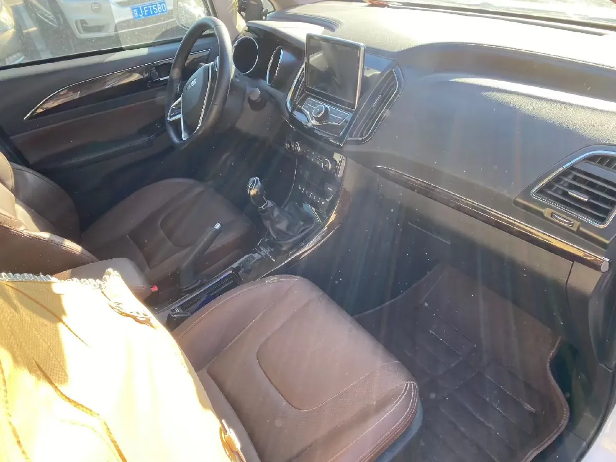 2017 LiFan XuanLang 2.0L 141HP L4 5MT,autocango,china used car exporter,china ev exporter,chinese used car exporter,chinese used ev exporter