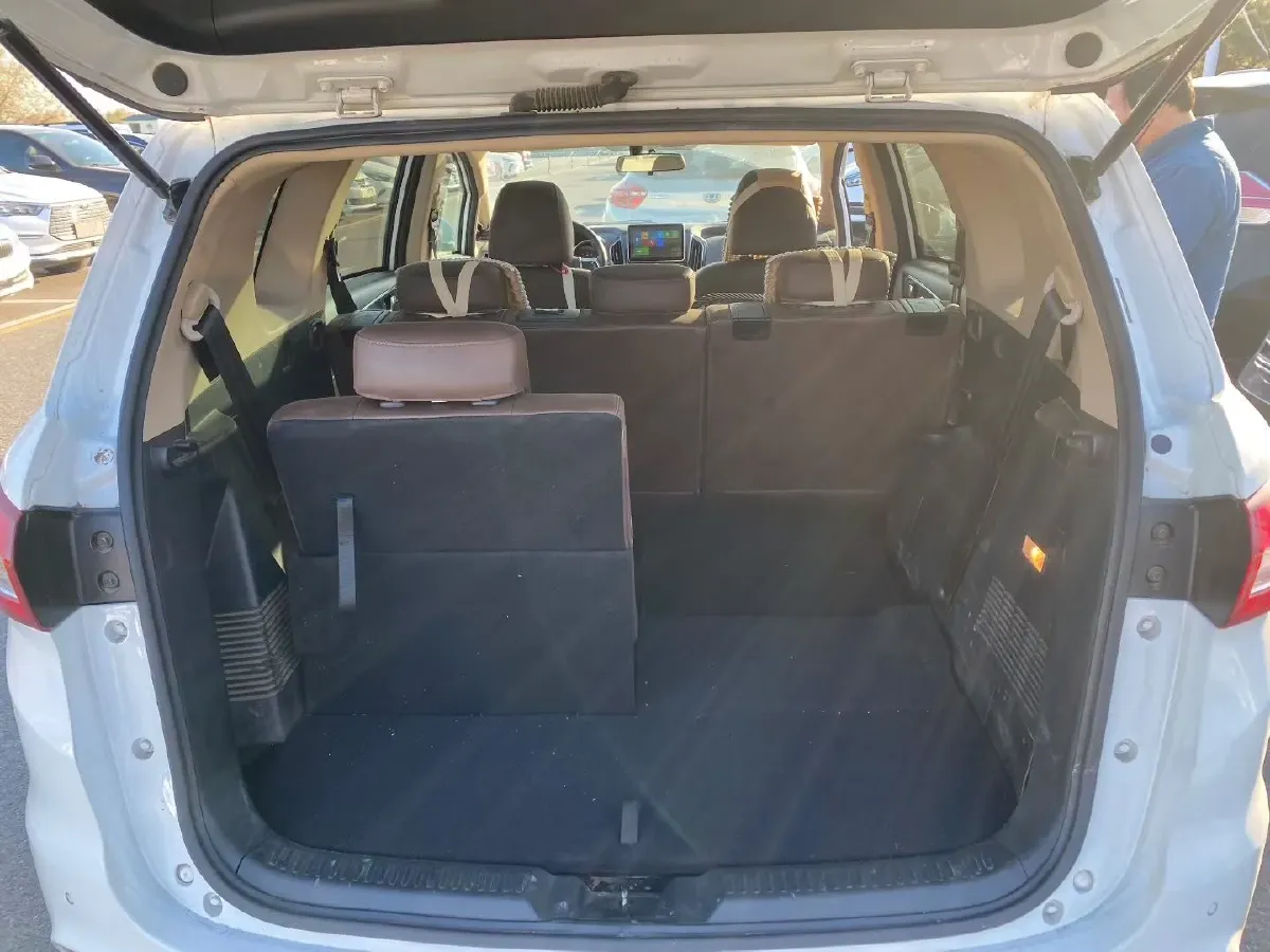 2017 LiFan XuanLang 2.0L 141HP L4 5MT,autocango,china used car exporter,china ev exporter,chinese used car exporter,chinese used ev exporter