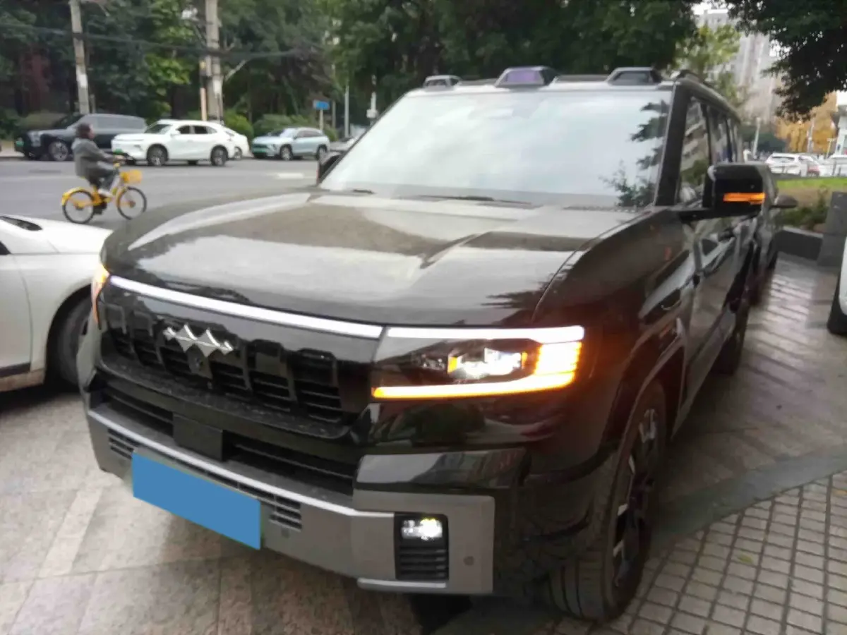 2025 FangChengBao Bao 8 2.0T 245HP L4 E-CVT PHEV 36.8KWH