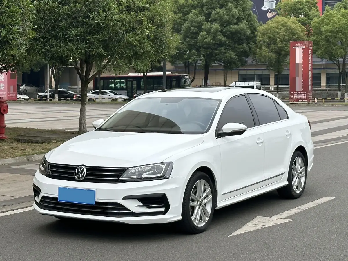 2018 Volkswagen Sagitar 1.4T 150HP L4 7DCT