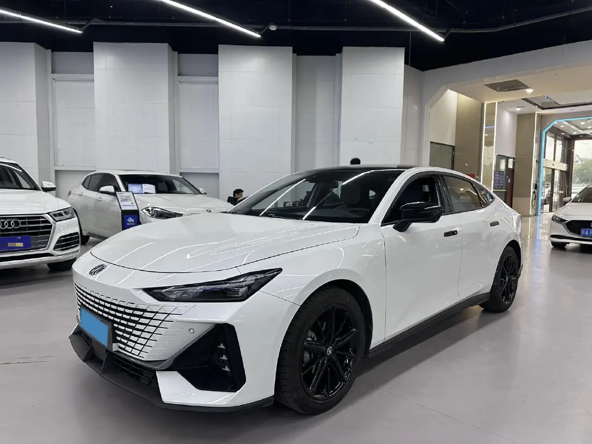 2022 ChangAn UNI-V 1.5T 188HP L4 7DCT