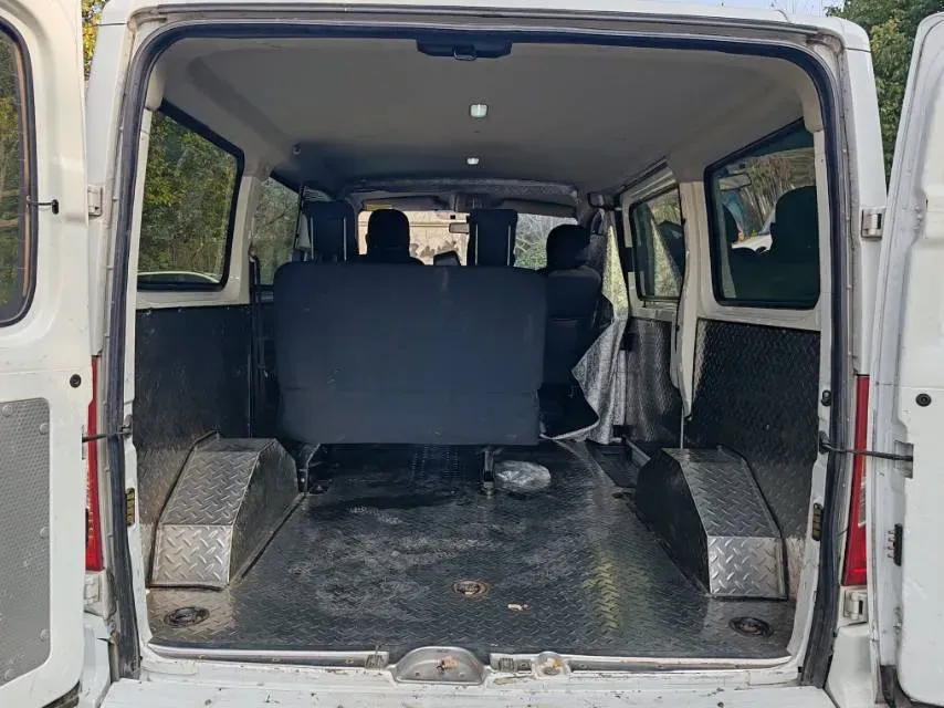 2021 MAXUS XinTu V80 2.0T 139HP L4 6MT,autocango,china used car exporter,china ev exporter,chinese used car exporter,chinese used ev exporter