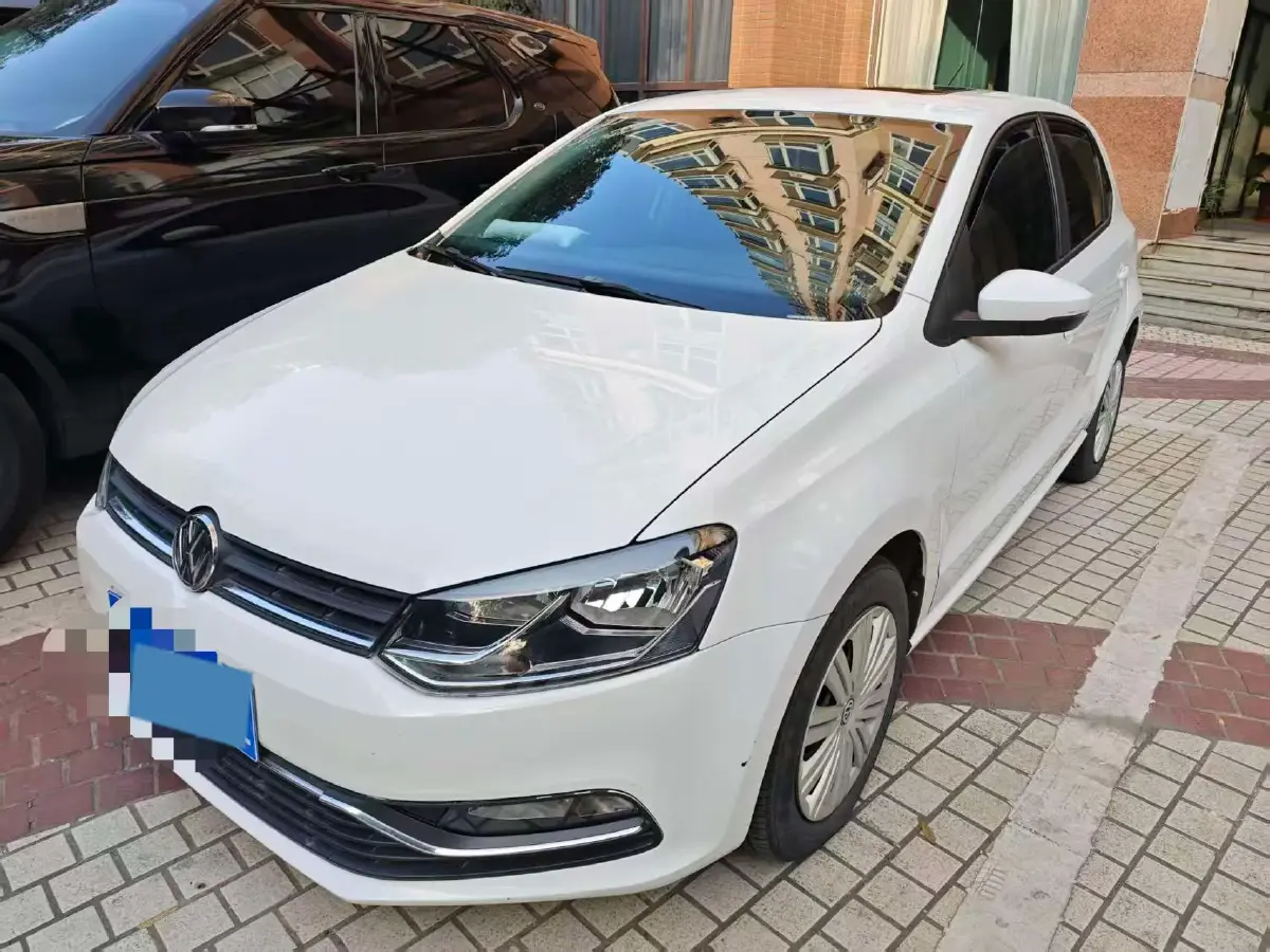 2016 Volkswagen Polo 1.6L 110HP L4 6AT