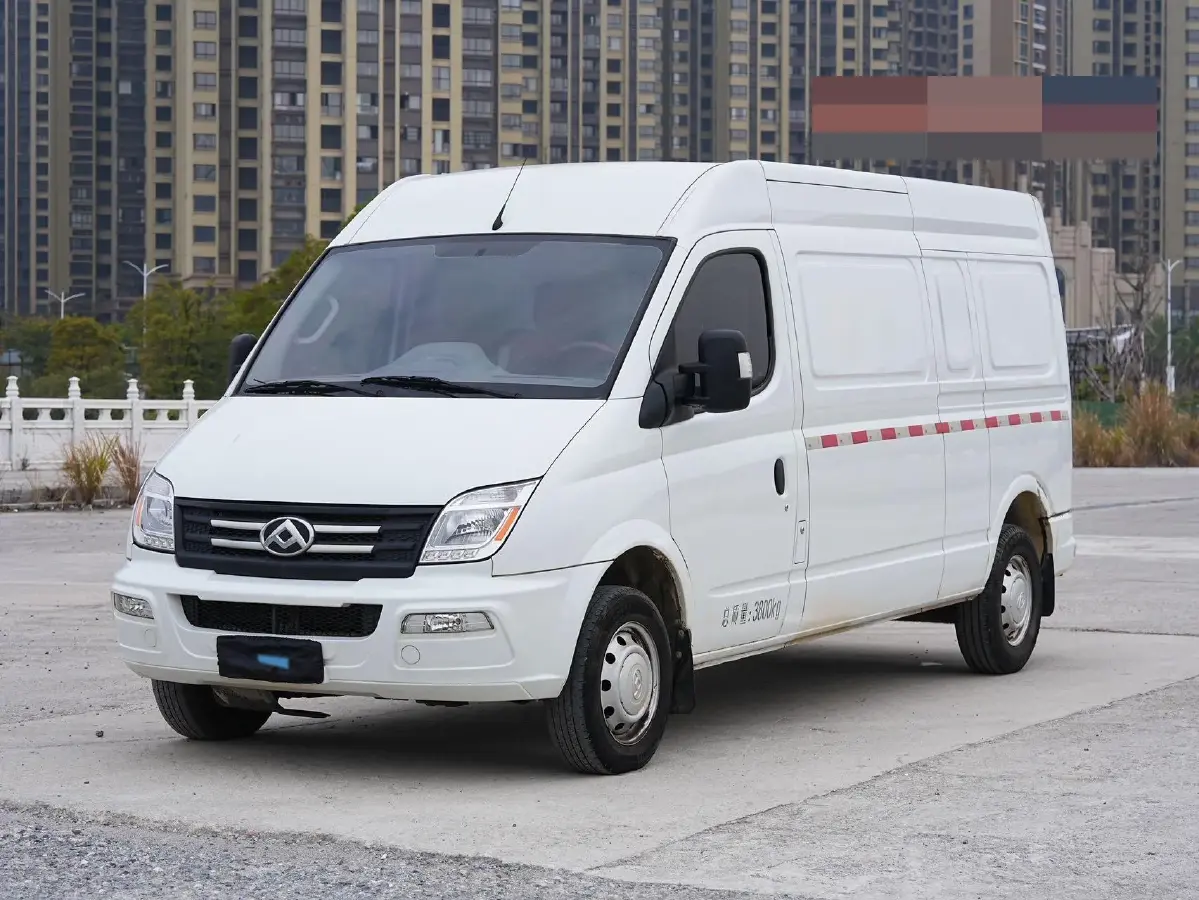 2023 MAXUS XinTu V80 2.0T 127HP L4 6MT