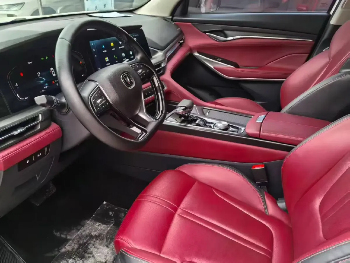 2021 ChangAn CS75 Plus 2.0T 233HP L4 8AT,autocango,china used car exporter,china ev exporter,chinese used car exporter,chinese used ev exporter