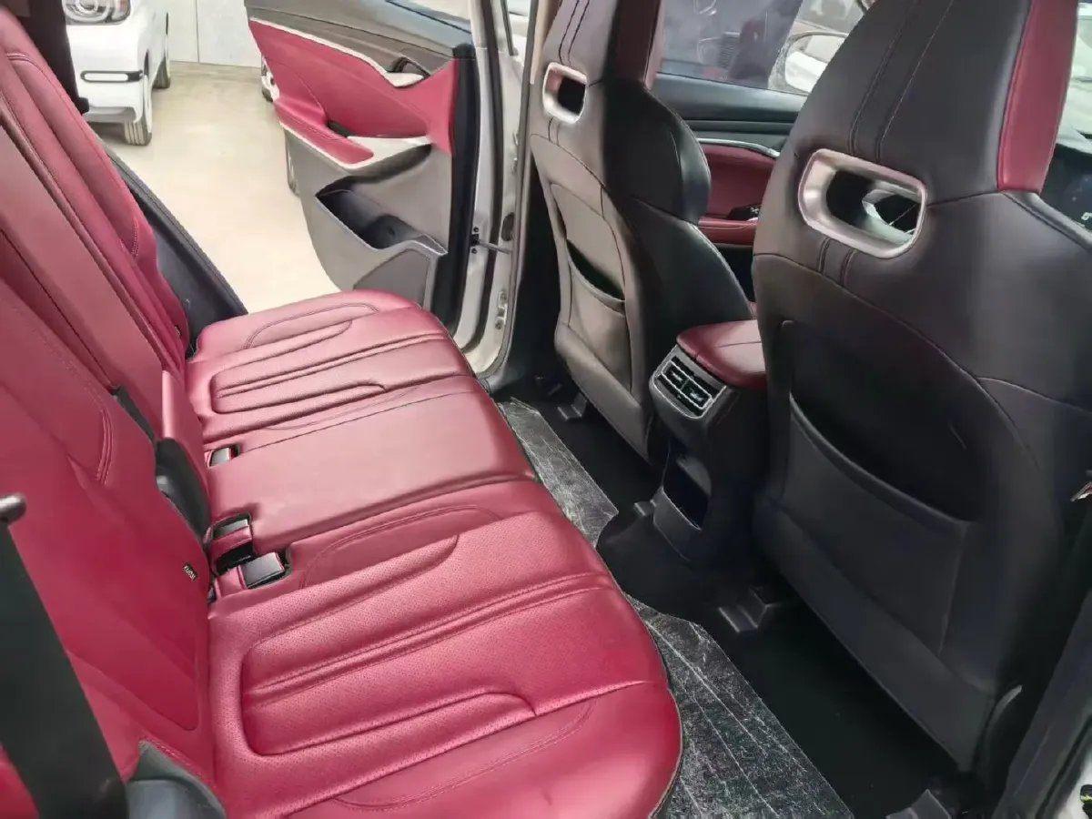 2021 ChangAn CS75 Plus 2.0T 233HP L4 8AT,autocango,china used car exporter,china ev exporter,chinese used car exporter,chinese used ev exporter