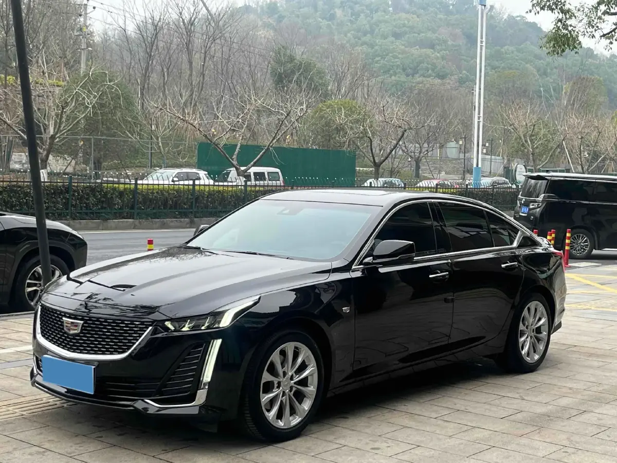 2022 Cadillac CT5 2.0T 237HP L4 10AT