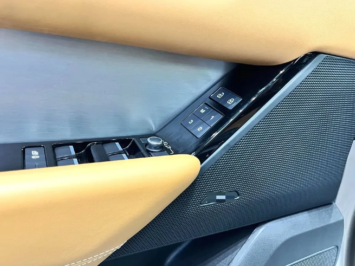 2023 Land Rover Range Rover Velar 2.0T 250HP L4 8AT,autocango,china used car exporter,china ev exporter,chinese used car exporter,chinese used ev exporter