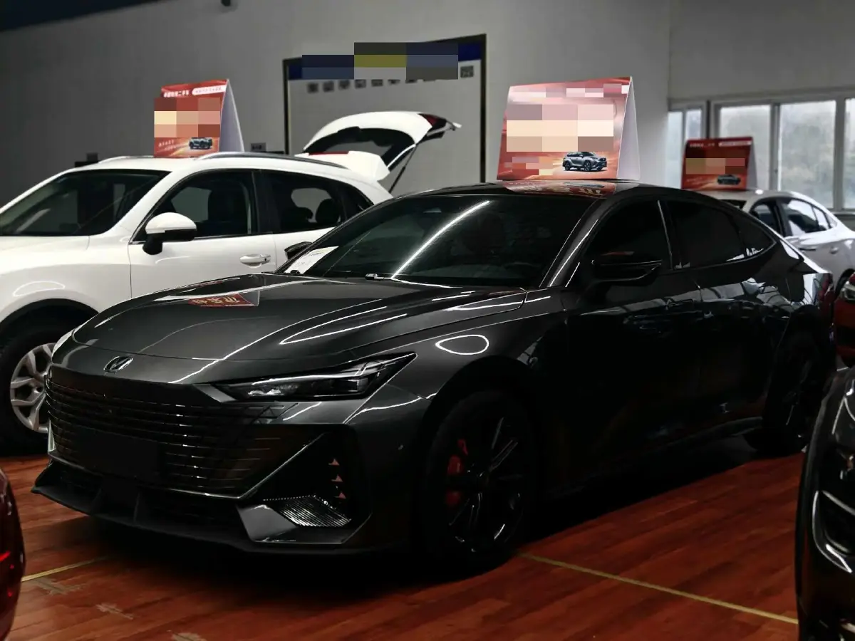 2022 ChangAn UNI-V 1.5T 188HP L4 7DCT