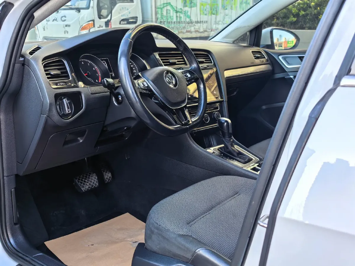 2019 Brilliance Auto V7 1.8T 231HP L4 7DCT,autocango,china used car exporter,china ev exporter,chinese used car exporter,chinese used ev exporter