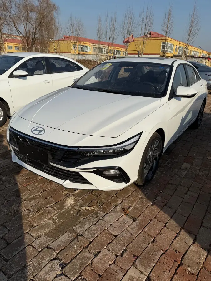 2023 Hyundai Elantra 1.5L 115HP L4 CVT