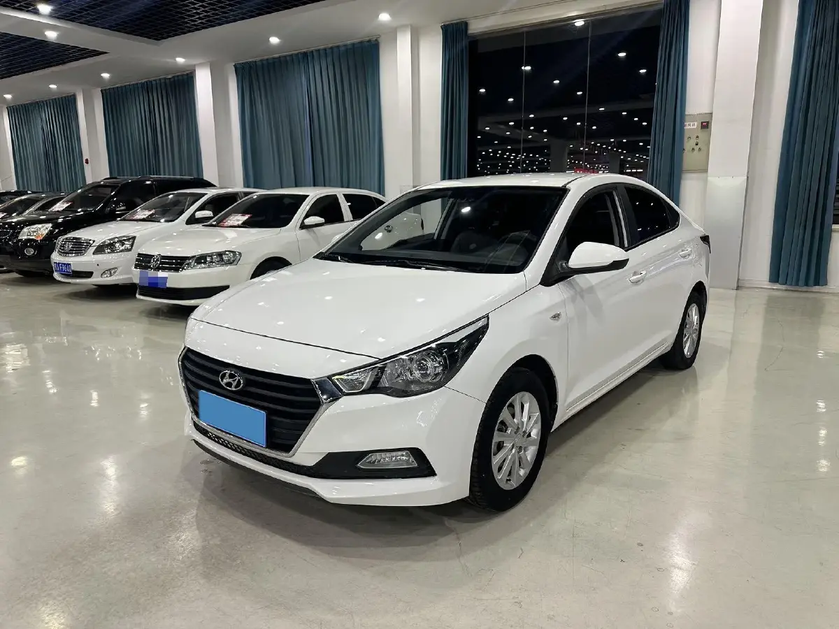 2016 Hyundai Verna 1.4L 100HP L4 6AT